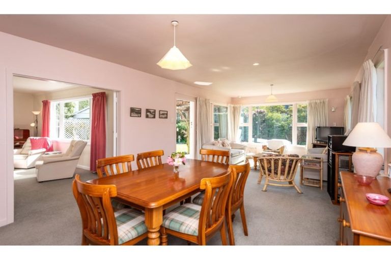 Photo of property in 37 Holly Road, St Albans, Christchurch, 8014