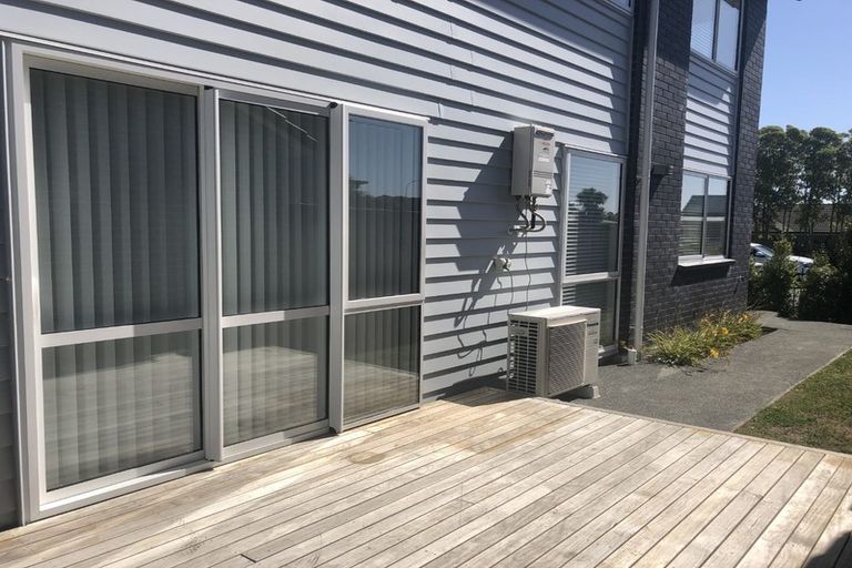 Photo of property in 22 Pikao Place, East Tamaki, Auckland, 2016