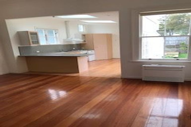 Photo of property in 8 Harper Street, Newtown, Wellington, 6021