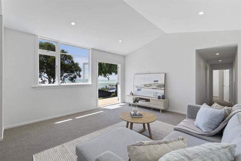 Photo of property in 61 Moncks Spur Road, Redcliffs, Christchurch, 8081