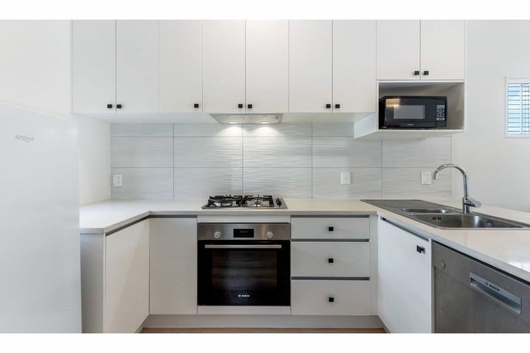 Photo of property in 3b Sheralee Place, Bucklands Beach, Auckland, 2014