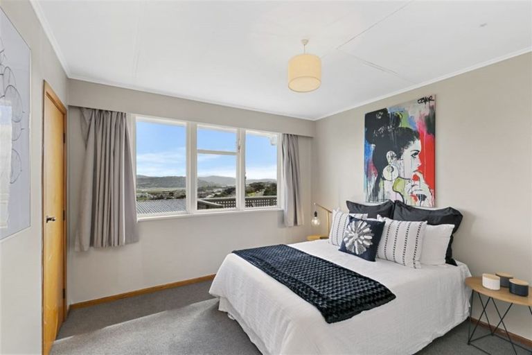 Photo of property in 18 Ahuriri Street, Strathmore Park, Wellington, 6022