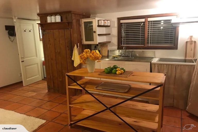 Photo of property in 64 Sandwich Road, Beckenham, Christchurch, 8023