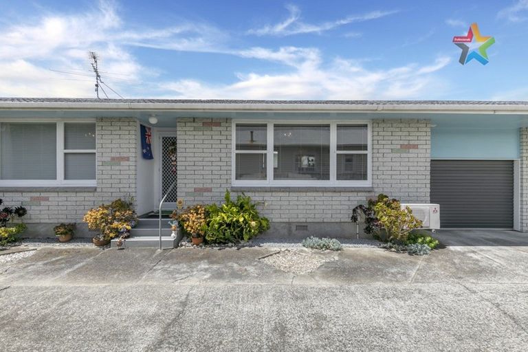 Photo of property in 2/135 Epuni Street, Epuni, Lower Hutt, 5011