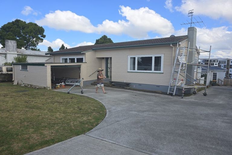 Photo of property in 62 College Road, Northcote, Auckland, 0627