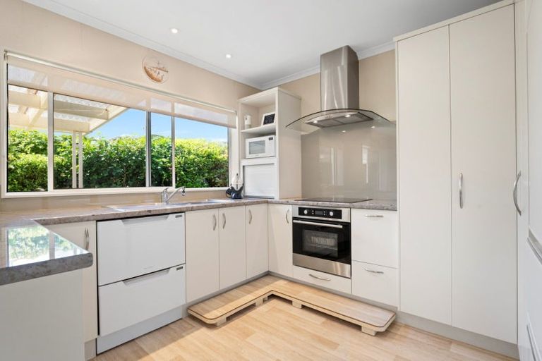 Photo of property in 20 Primrose Place, Papamoa Beach, Papamoa, 3118