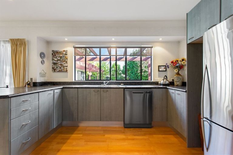 Photo of property in 89 Marina View Drive, West Harbour, Auckland, 0618