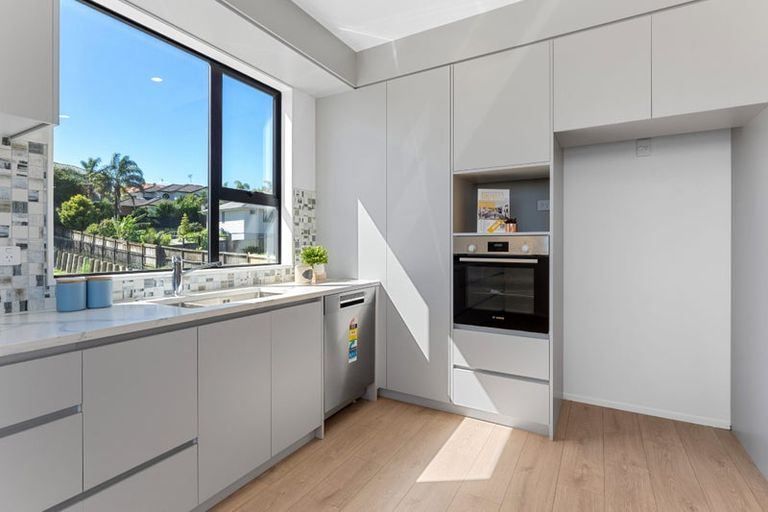 Photo of property in 9 Rosedale Road, Pinehill, Auckland, 0632