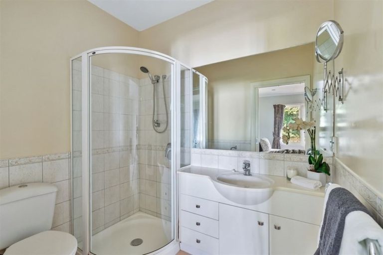 Photo of property in 147 Straven Road, Fendalton, Christchurch, 8014