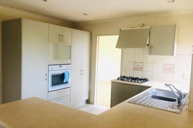 Photo of property in 37 Robin Brooke Drive, Flat Bush, Auckland, 2019