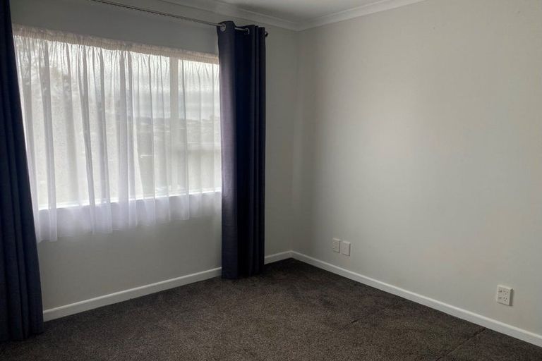 Photo of property in 10a Gaff Place, Whitby, Porirua, 5024