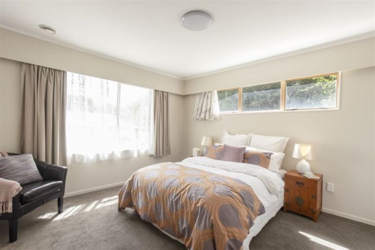 Photo of property in 96 Churton Drive, Churton Park, Wellington, 6037