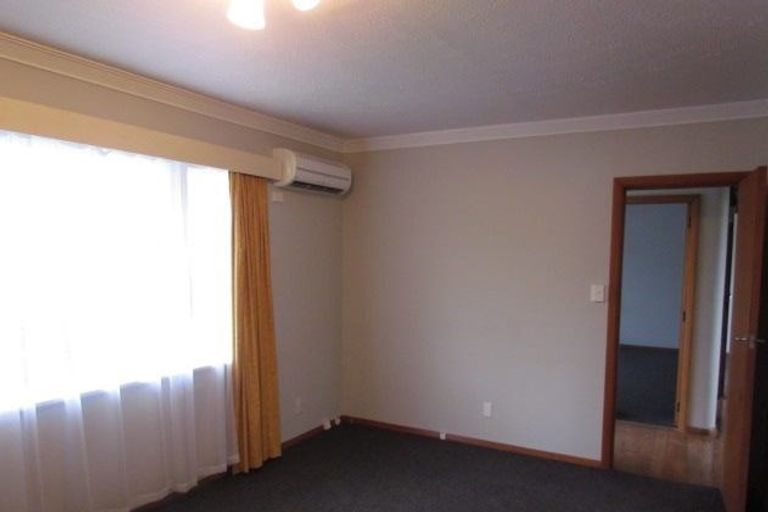 Photo of property in 2/5 Ruahine Street, Trentham, Upper Hutt, 5018