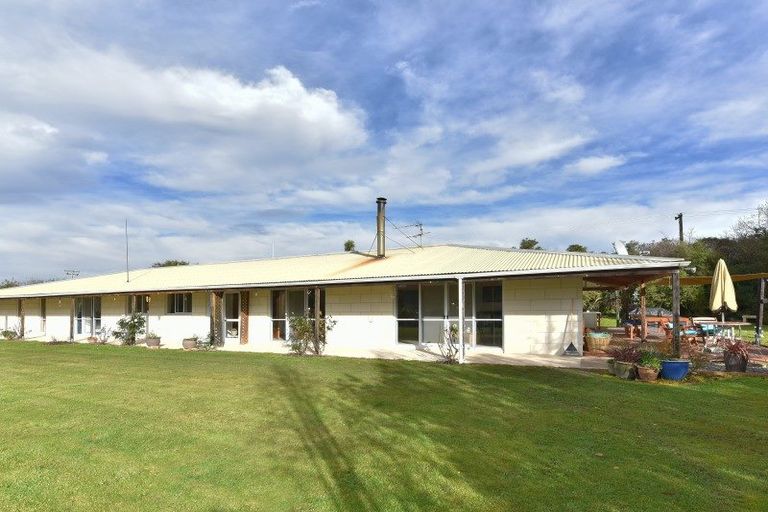 Photo of property in 610 Loburn Whiterock Road, Loburn, Rangiora, 7472