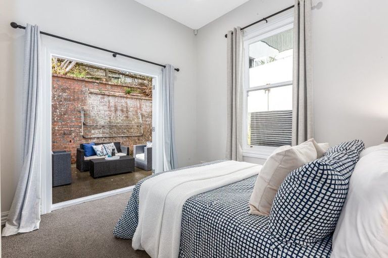 Photo of property in 68 Northland Road, Northland, Wellington, 6012