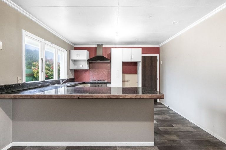 Photo of property in 37 Harvey Street, Grasmere, Invercargill, 9810
