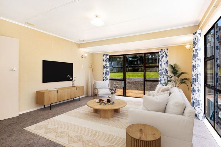 Photo of property in 15 Kalingo Street, Waitangirua, Porirua, 5024