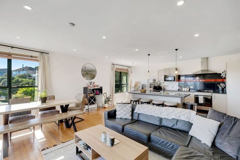 Photo of property in 14 Downes Street, Titahi Bay, Porirua, 5022