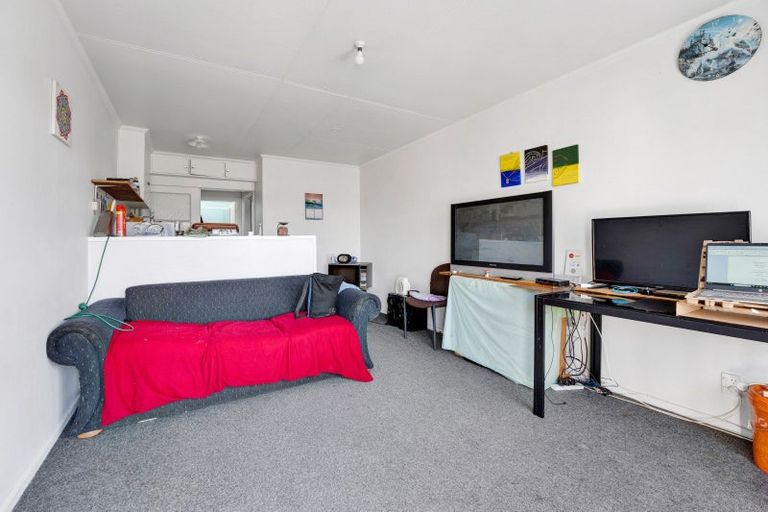 Photo of property in 2 Tawa Street, Gonville, Whanganui, 4501