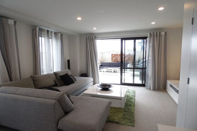 Photo of property in 51 Carder Court, Hobsonville, Auckland, 0618