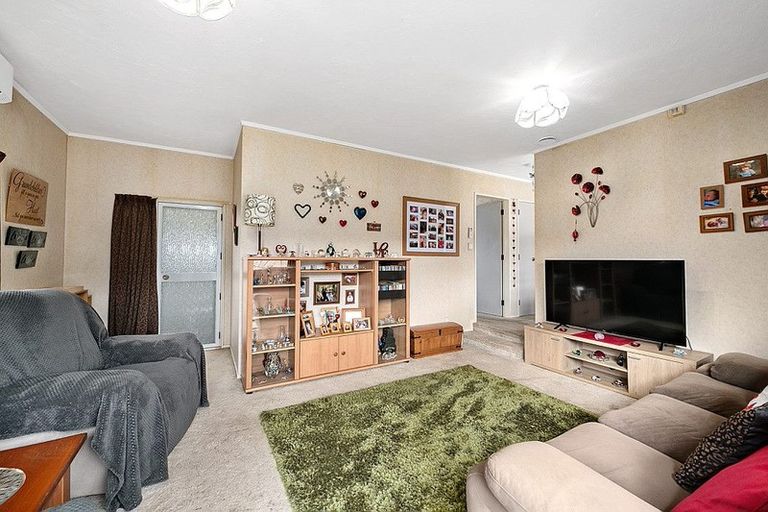 Photo of property in 22 Memphis Grove, Totara Park, Upper Hutt, 5018