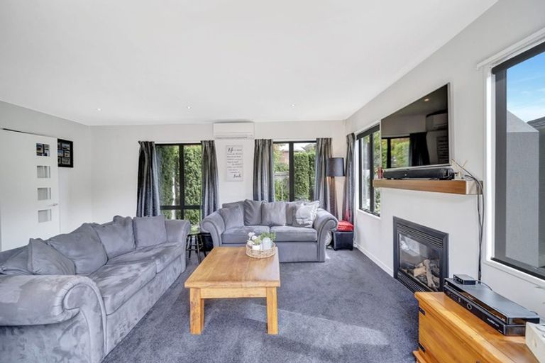 Photo of property in 2a Westburn Terrace, Burnside, Christchurch, 8041