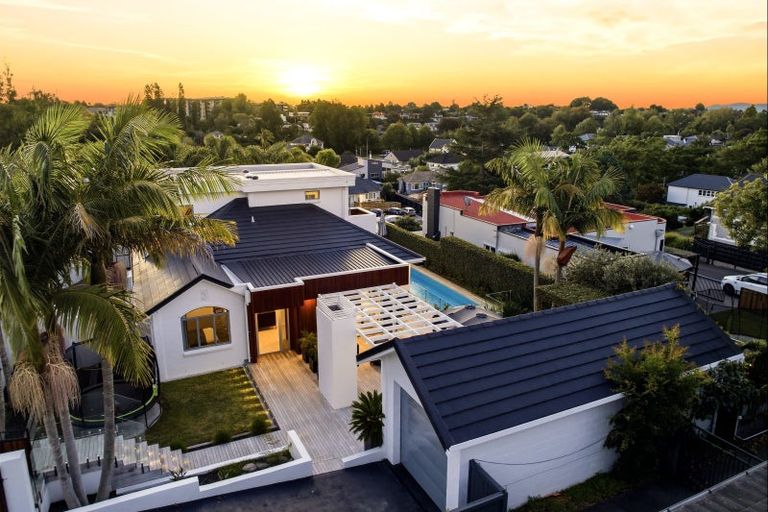 Photo of property in 1 Woodstock Road, Fairfield, Hamilton, 3214