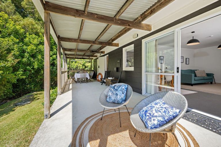 Photo of property in 15 Buckleton Road, Tawharanui Peninsula, Matakana, 0986