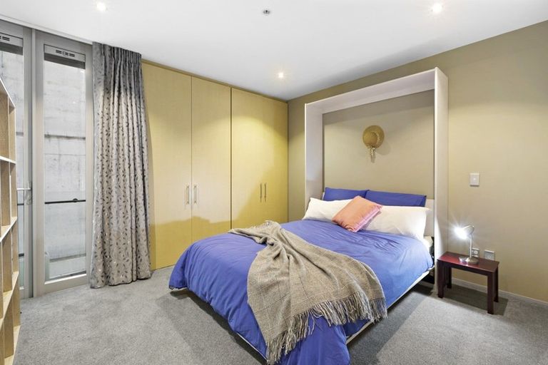 Photo of property in Sanctum Apartment, 10 Ebor Street, Te Aro, Wellington, 6011