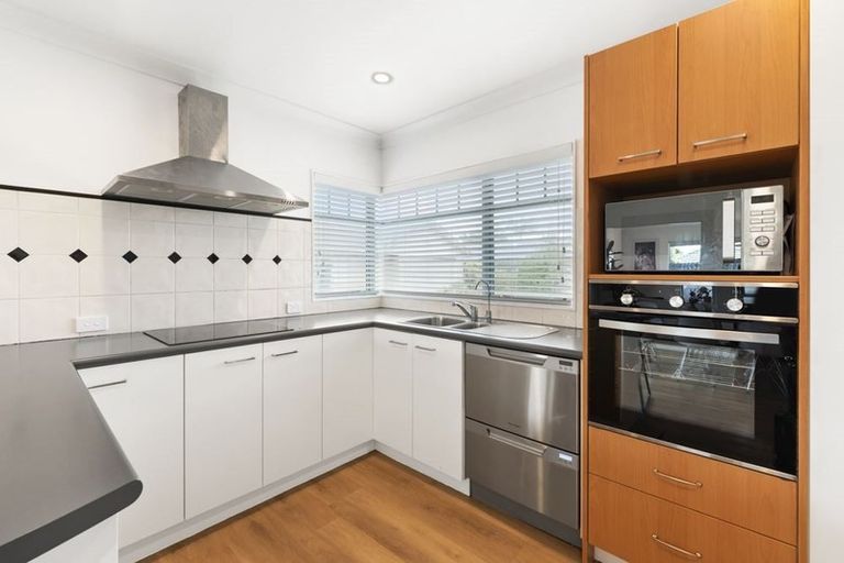 Photo of property in 11 Checkerberry Court, Henderson, Auckland, 0612