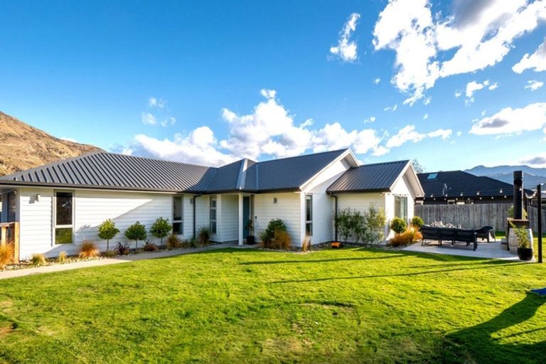 Photo of property in 37 Myles Way, Lower Shotover, Queenstown, 9304