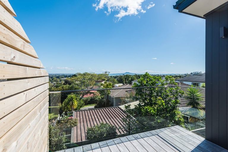 Photo of property in 19f Bradbury Road, Botany Downs, Auckland, 2010