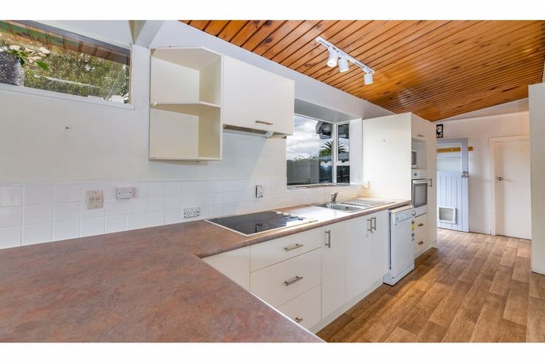 Photo of property in 41 Barnes Road, Redwood, Christchurch, 8051