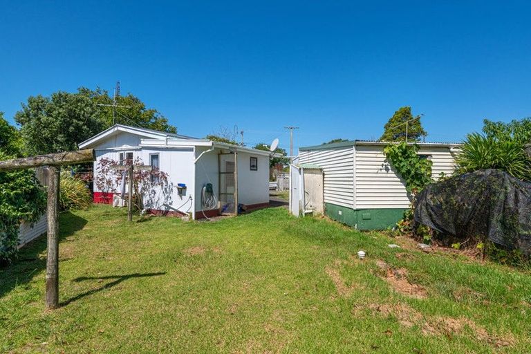 Photo of property in 4 James Mcleod Road, Shelly Beach, Helensville, 0874