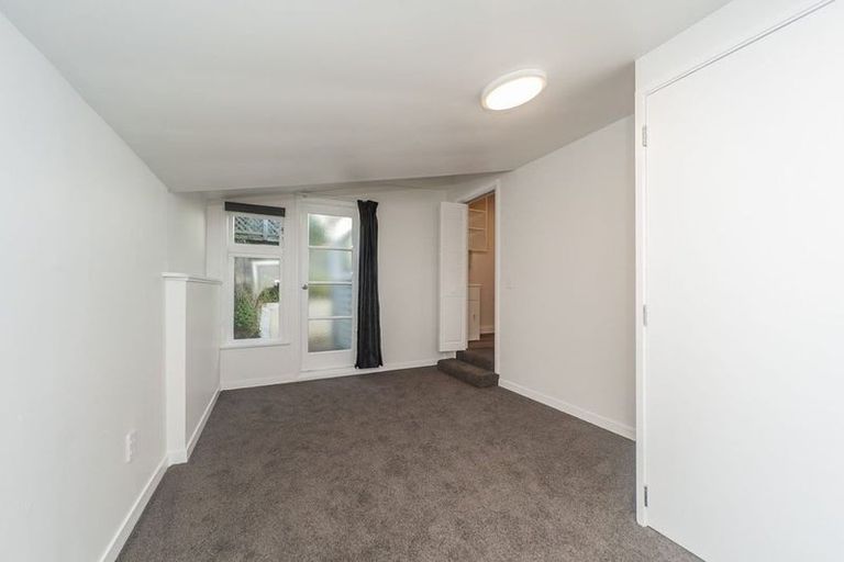 Photo of property in 33 Moa Point Road, Moa Point, Wellington, 6022