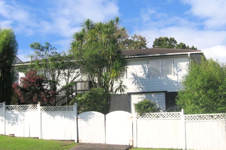 Photo of property in 26 Zita Maria Drive, Massey, Auckland, 0614
