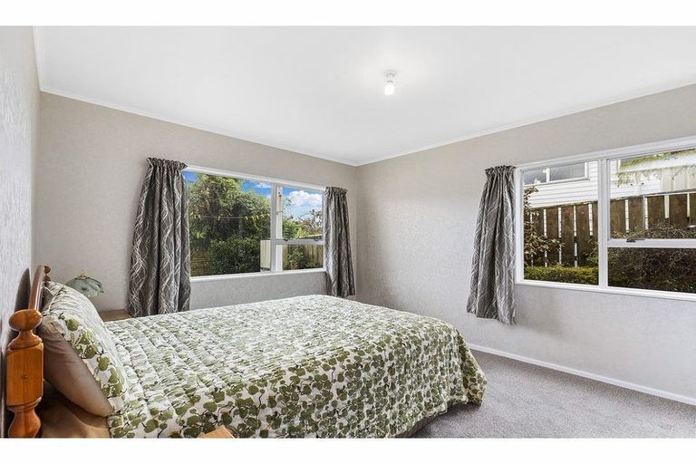 Photo of property in 99 Helston Road, Paparangi, Wellington, 6037