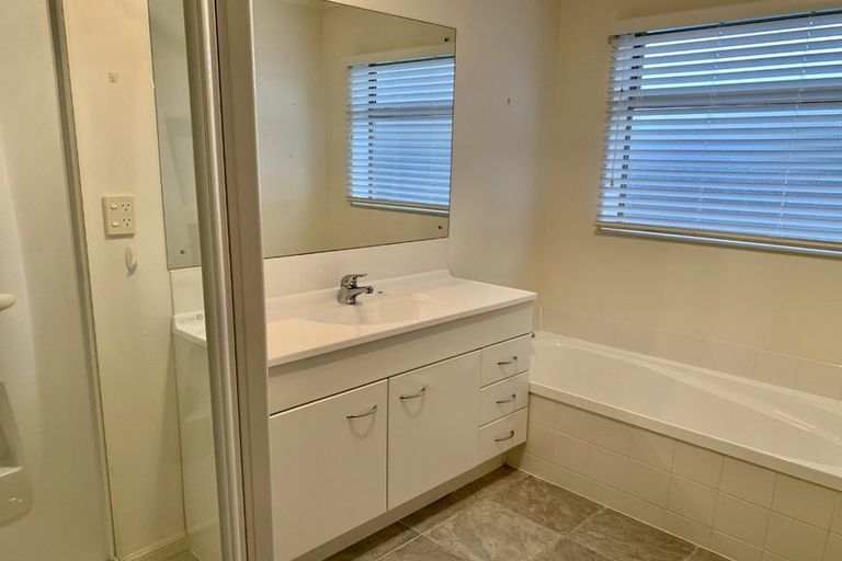 Photo of property in 35 Elan Place, Stanmore Bay, Whangaparaoa, 0932