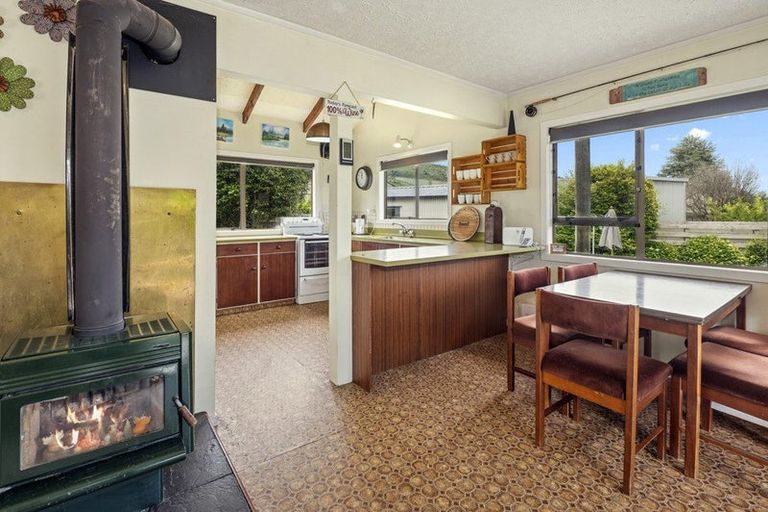 Photo of property in 19 Irwin Place, Kinloch, Taupo, 3377