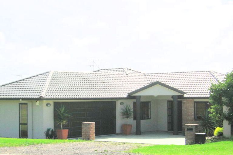 Photo of property in 35 Spencer Road, Oteha, Auckland, 0632