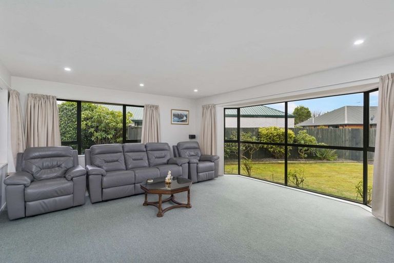 Photo of property in 6 Mclean Place, Woodend, 7610