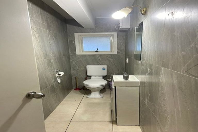 Photo of property in 8 Tindall Crescent, Otara, Auckland, 2023