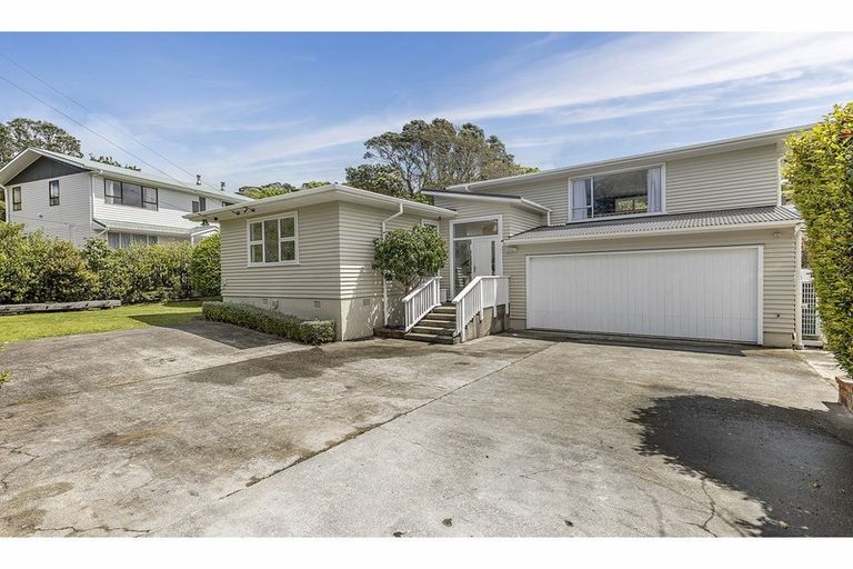 Photo of property in 108 Broderick Road, Johnsonville, Wellington, 6037