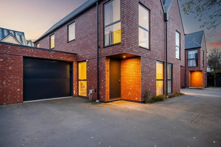 Photo of property in 4/187 Kilmore Street, Christchurch Central, Christchurch, 8013