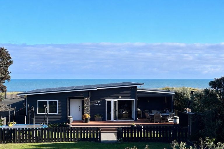 Photo of property in 47 Coleman Avenue, Waverley, 4591