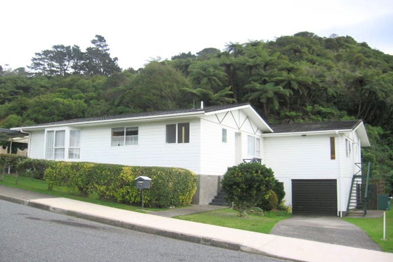 Photo of property in 70 Truscott Avenue, Johnsonville, Wellington, 6037