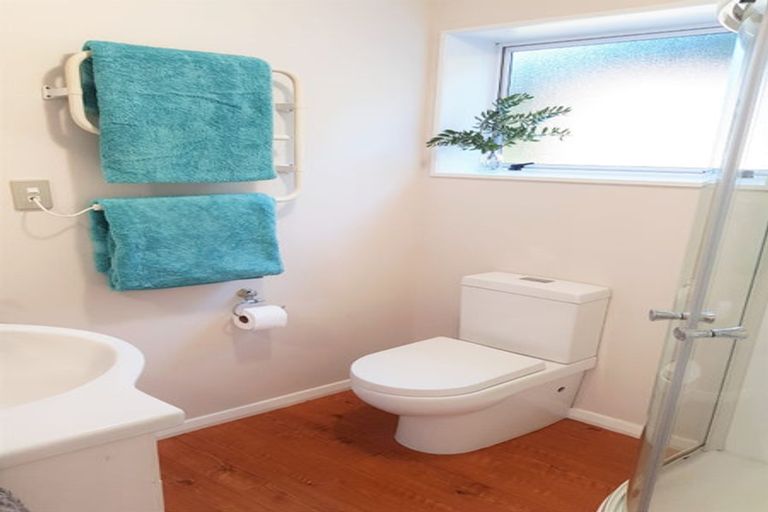 Photo of property in 34 The Brae, Mount Pleasant, Christchurch, 8081