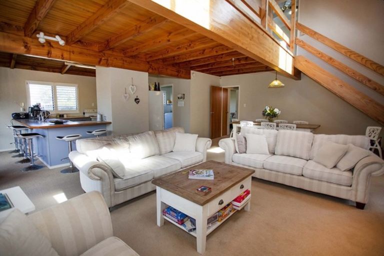Photo of property in 202 Beverley Terrace, Whangamata, 3620