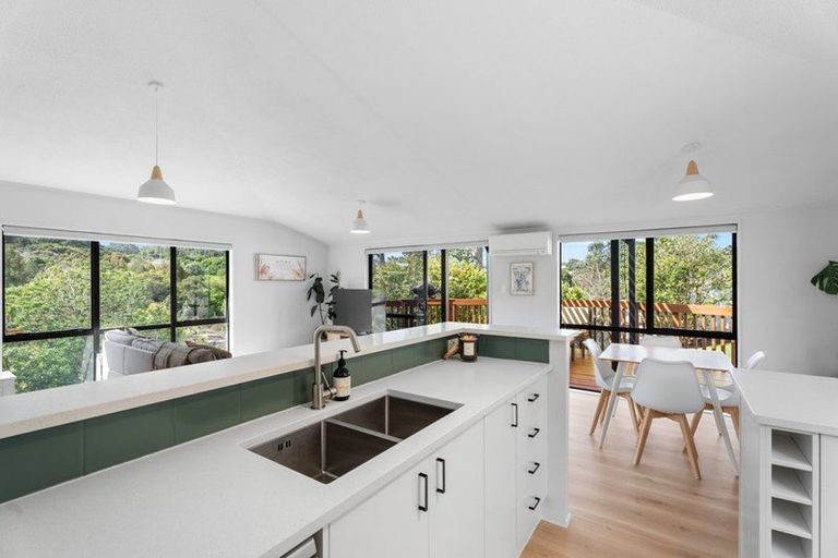 Photo of property in 1/9a Kitewao Street, Northcote, Auckland, 0627