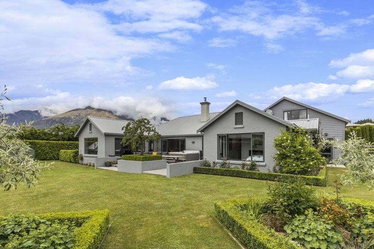 Photo of property in 2 Stowmore Lane, Lower Shotover, Queenstown, 9371